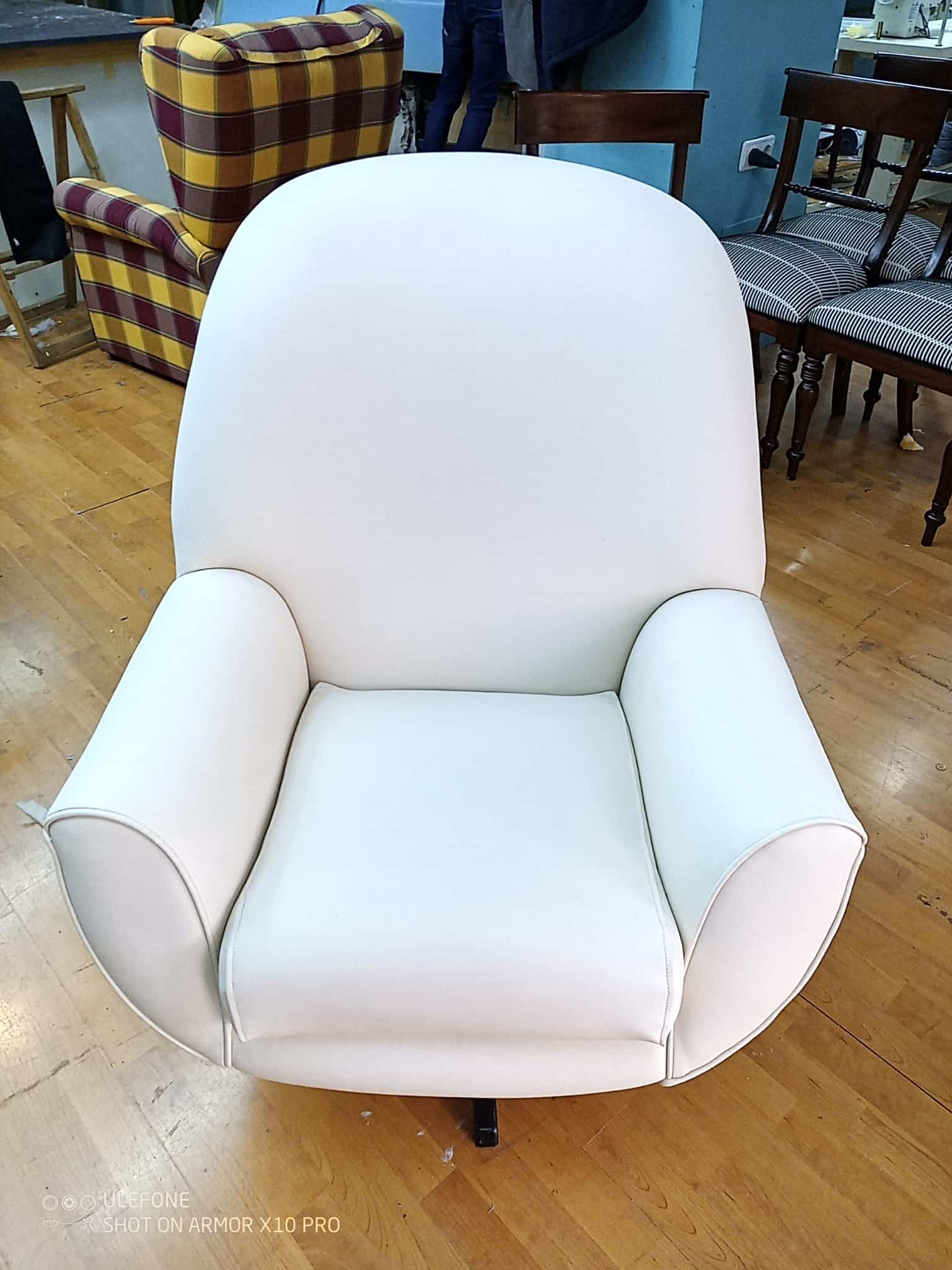 Sillón arreglado por Tapicería Sody en Sevilla